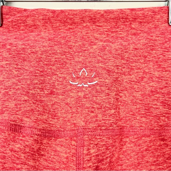 Beyond Yoga Spacedye High Waist Capri Legging Pink XS - Picture 4 of 5